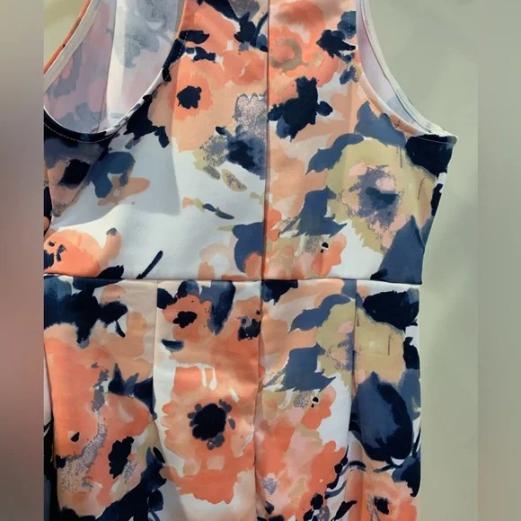 Beautiful springtime dress! - Picture 6 of 7